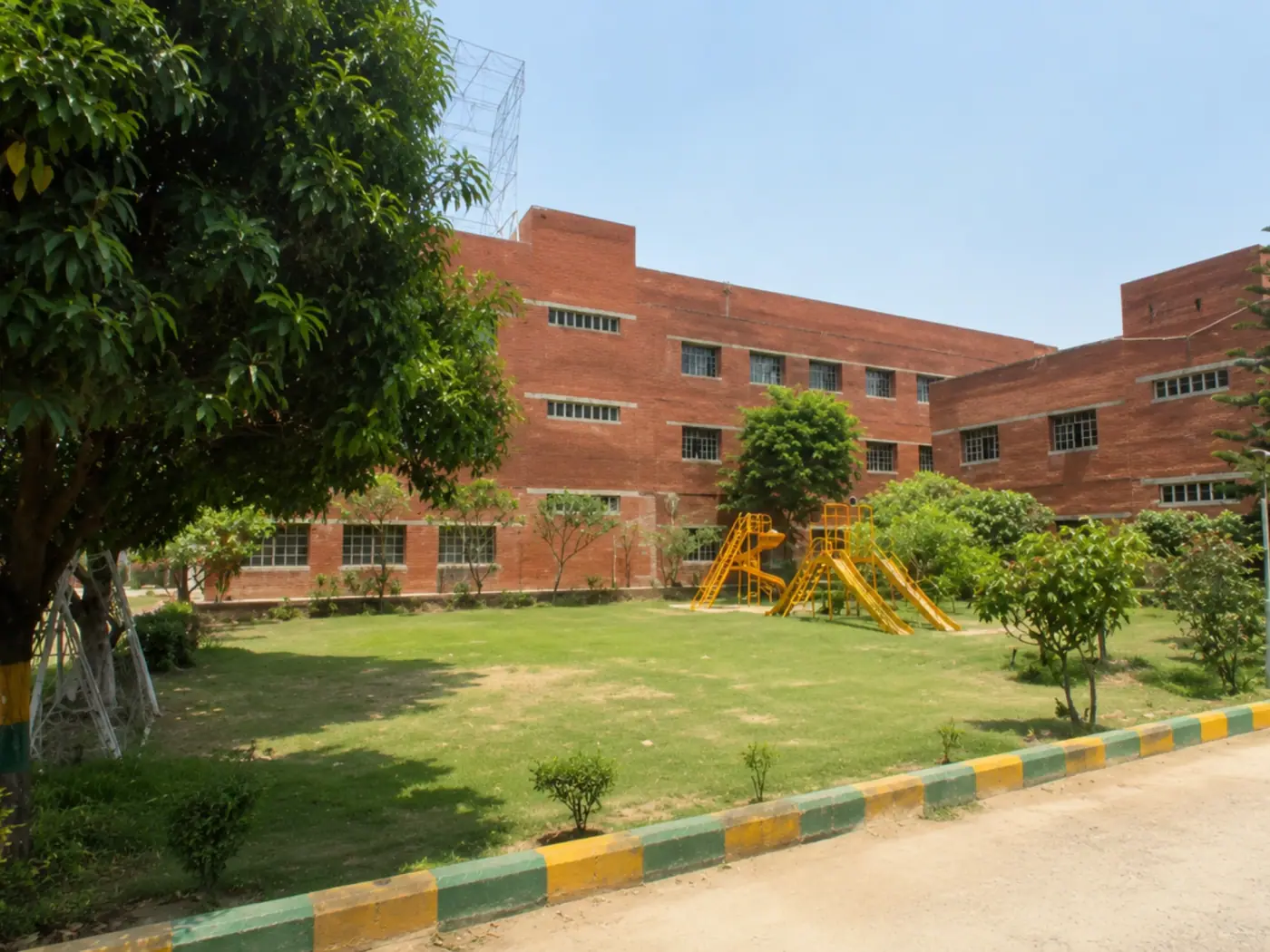 Real Indian classroom studying together with high focus and interactive setup